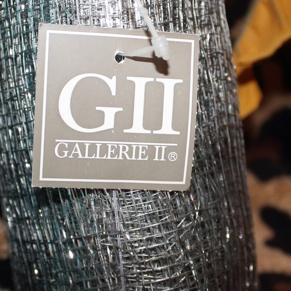 3 ROLLS OF GALLERIE IT PARTY DECOR - Picture 3 of 4